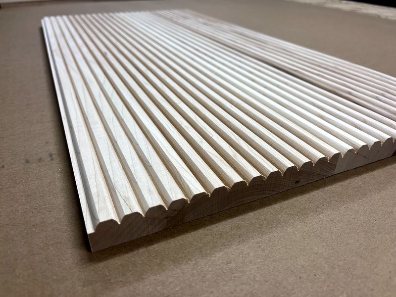 Beaded-profile cabinet part